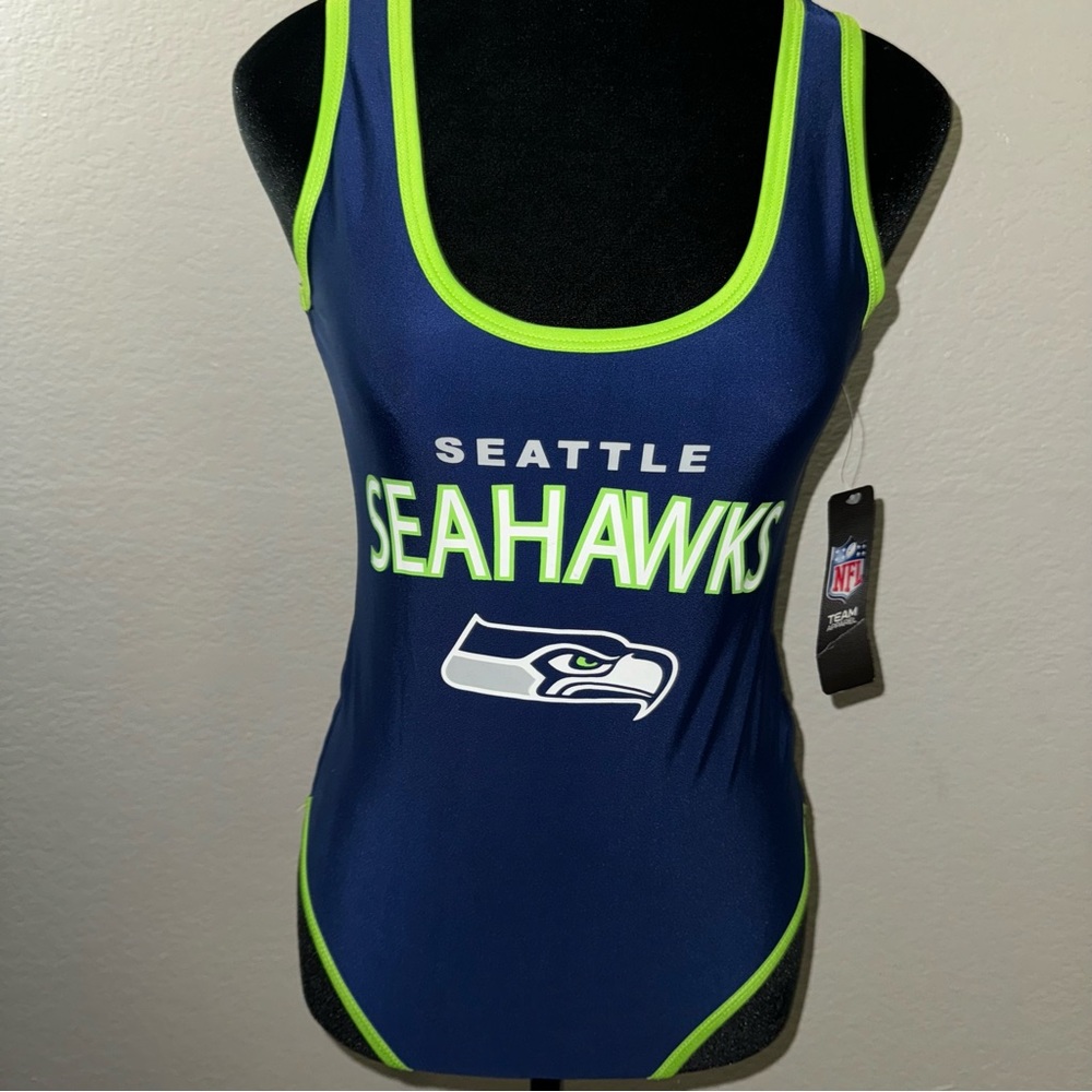 Sports bundle!! 6 items - Picture 3 of 13